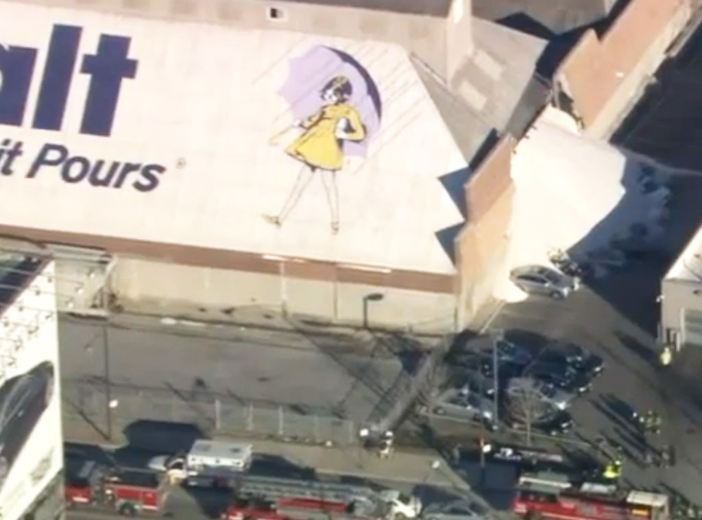 OMG! Morton Salt Building Wall Collapses, Covers Cars in Tons of Salt